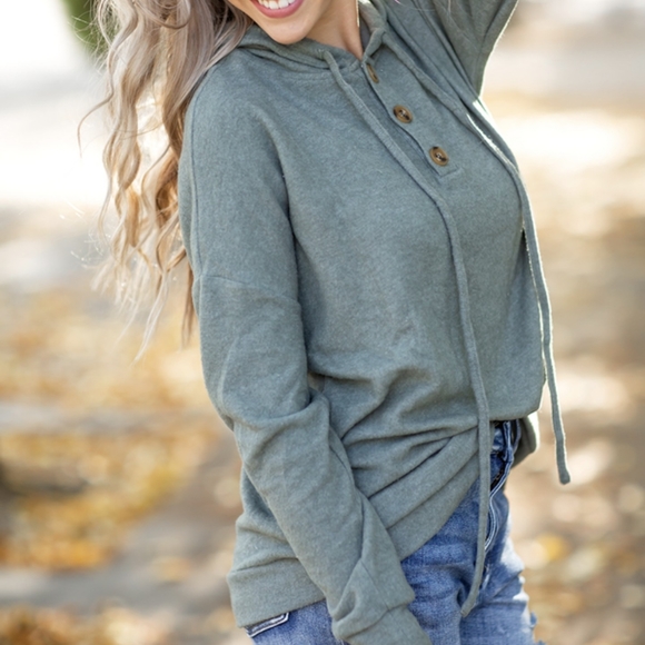 Staccato Tops - Olive Staccato Top with Hood - Size Medium